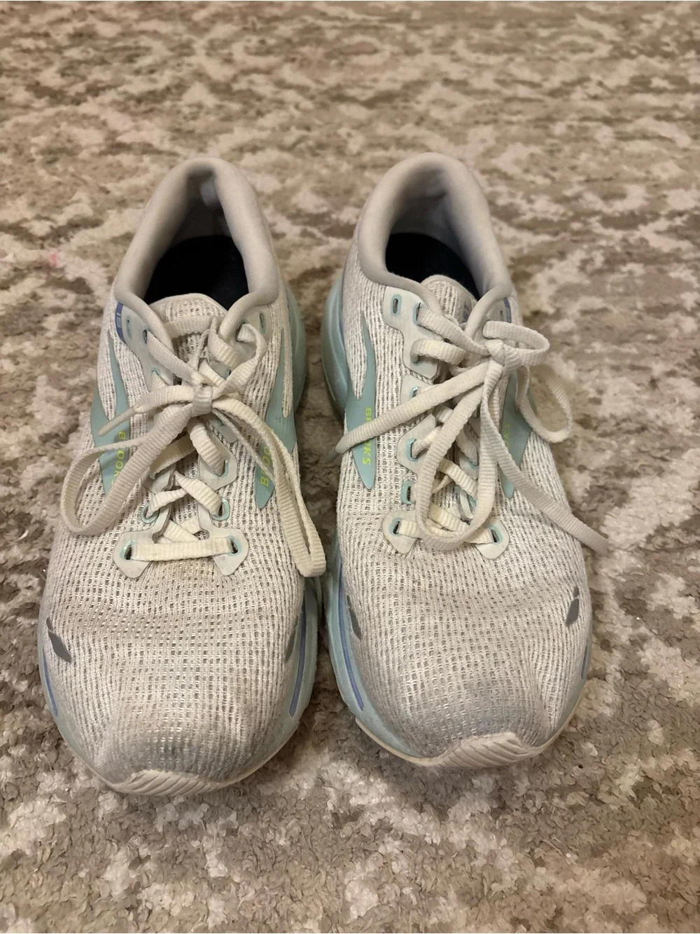 Brooks Women's Light Gray Running Shoes with Mint and Blue Accents